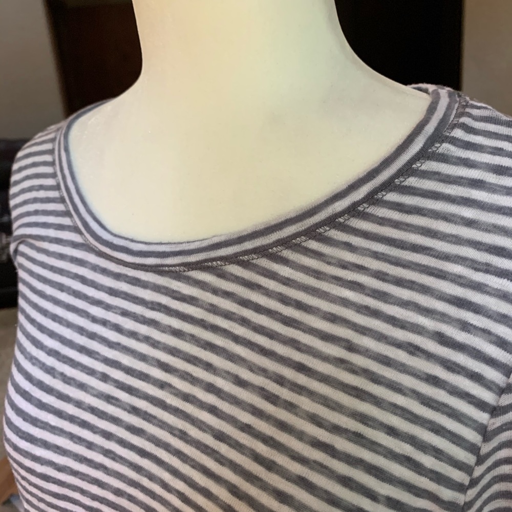 Abercrombie & Fitch stripped shirt. Size: M - Picture 12 of 14